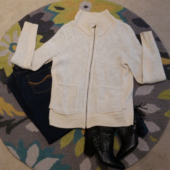Anthropologie Sweaters - Sleeping on Snow Anthropologie zip up sweater